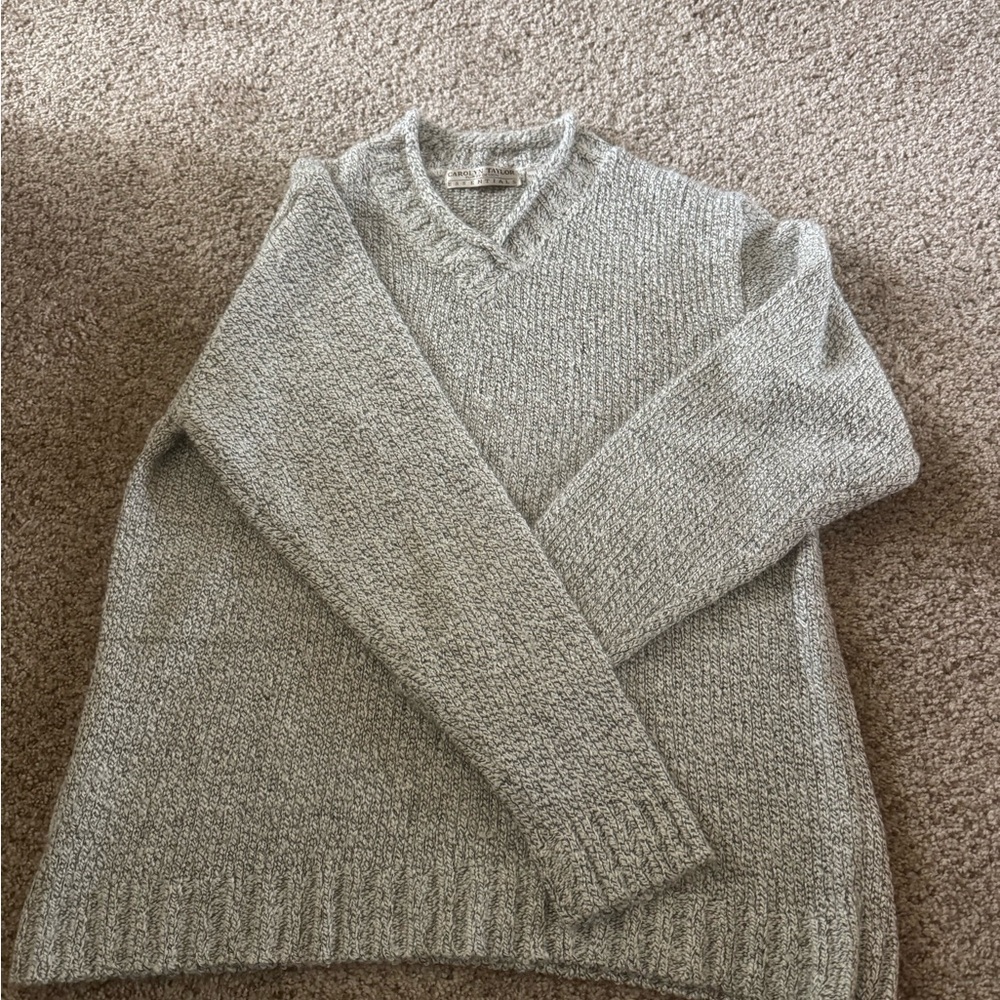 Carolyn Taylor Light Gray V-Neck Sweater